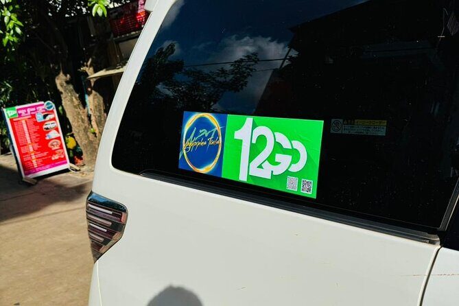 Hotel and Airport by Shuttle Minivan - Practical Details and Tips