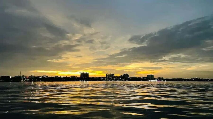 Hyderabad: Hussain Sagar Evening Ferry Luxury Tour - Who Will Love This Tour?