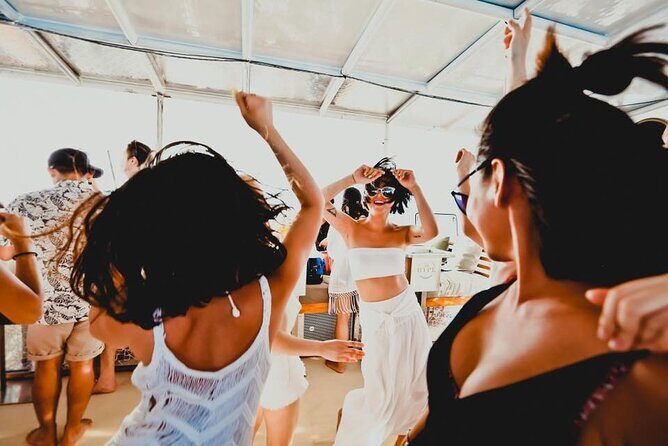 Hype Boat Club - A Detailed Look at the Hype Boat Club Tour