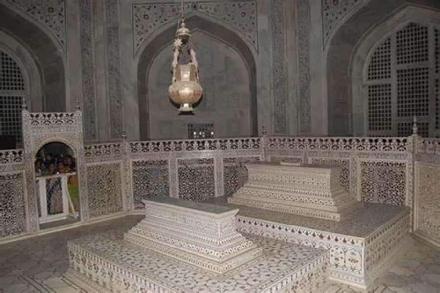 Jaipur: Agra Day Trip with Taj Mahal and Agra Fort - Agra Fort: Mughal Masterpiece