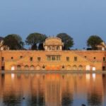 Jaipur: Private Full Day City Tour By Car/Tuk-Tuk with Guide - Morning Pickup and First Impressions