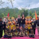 Jakarta Bogor Tour Traditional Performance and Explore Nature - Whats Included and Whats Not