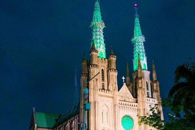 Jakarta Night Tour with Dinner at Café or Food street - Who Would Love This Tour?