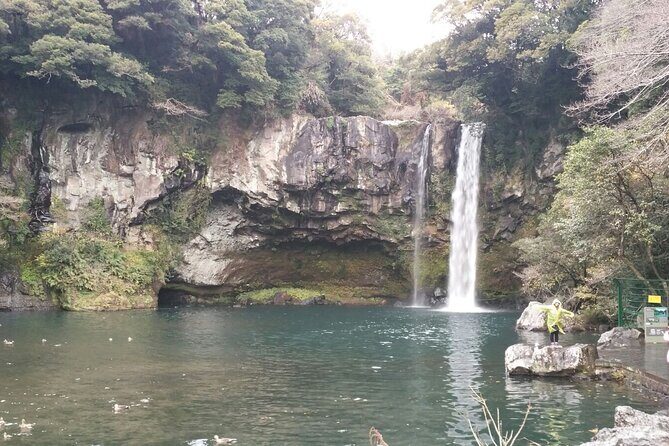 Jeju Island private taxi tour-waterfalls & Oedolgae & Jusangjeoli - What’s In the Details?