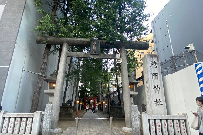 KABUKICHO DEEP TOUR + DINNER & BAR HOP w/local certified guide - Why This Tour Offers Real Value