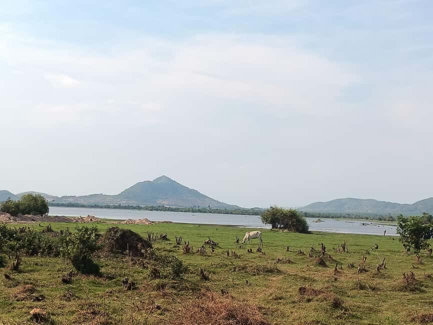 Kampot-Phnom Penh include Pepper farm Tour, Salt field, Lake - Who Is This Tour Best Suited For?