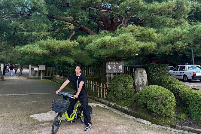 Kanazawa Cycling Tour Ninja Temple Myoryuji and City Highlights - The Route: From Historic Castles to Serene Gardens