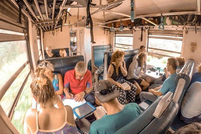 Kandy to Ella train ride on (Train No: 1015 "Udarata Menike") - An In-Depth Look at the Kandy to Ella Train Journey