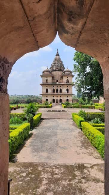 Khajuraho: Private Kamasutra Temples Day Tour with Lunch - Who Should Consider This Tour?