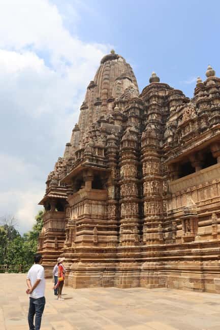 Khajuraho: Western Group of Temples Guided Walking Tour - A Closer Look at the Experience