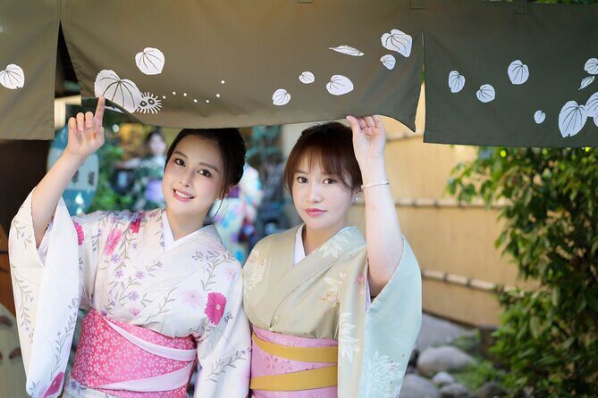 Kyoto Gion Kimono Dressing with Hairstyle & Photoshoot - A Deep Dive Into the Kyoto Kimono Experience