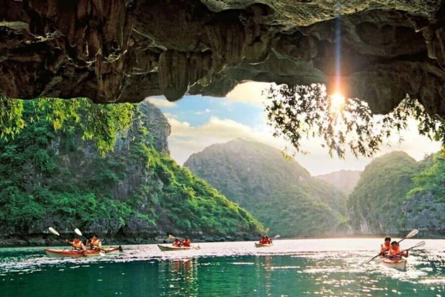 Lan Ha Bay Cruise & Trang An Visit: 3-Day Hanoi Tour Package - Exploring Lan Ha Bay: The Cruise Experience