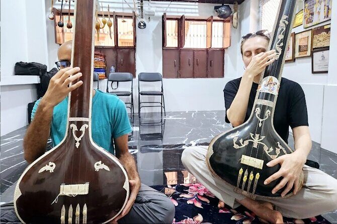 Learn to play a traditional indian instrument in Varanasi! - Authenticity and Review Highlights