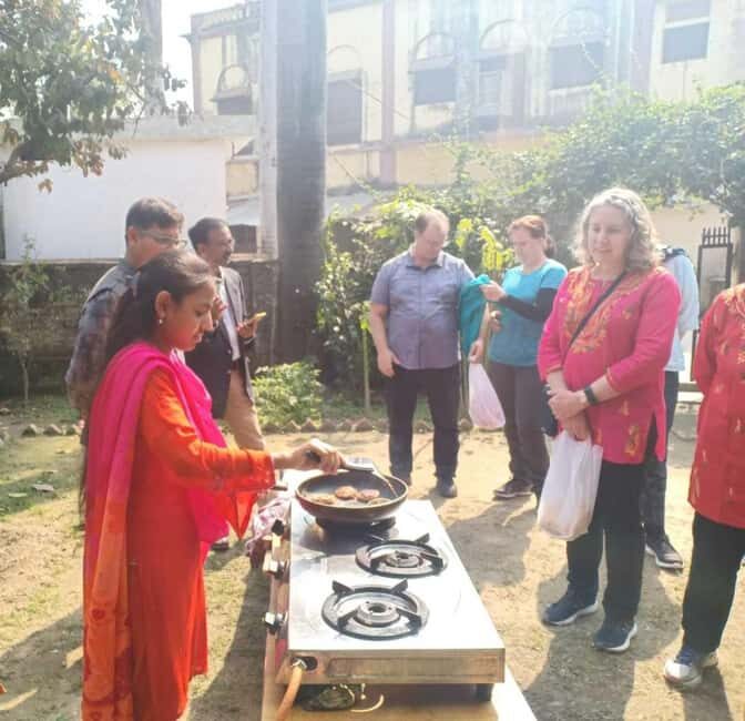 Lucknow: Nawab's Home Tour, Royal Antiques, Meal & Stories - The Itinerary in Detail