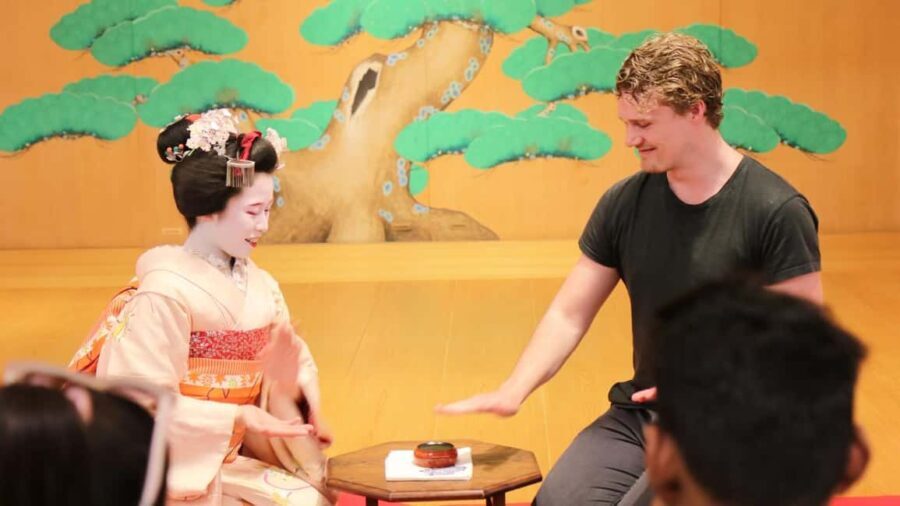 Maiko Dance and Tea Ceremony on a Noh Stage in Kyoto - A Closer Look at the Experience
