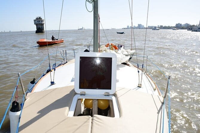 Mumbai Bay Breeze Sail on a Compact Yacht Experience - A Closer Look at the Mumbai Bay Breeze Yacht Experience