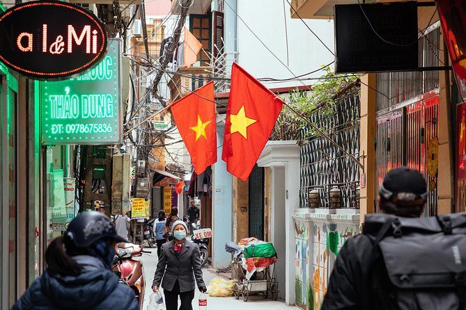 Off the Beaten Track in Hanoi: Private City Tour - Detailed Breakdown of the Itinerary