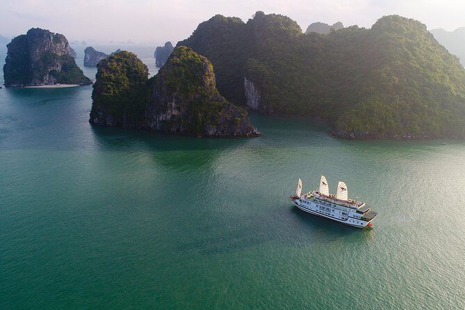 (Official) Signature Halong Cruise - 03 days 02 nights program - In-Depth Review: What Makes the Signature Halong Cruise Stand Out