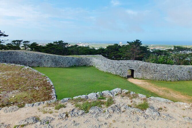 Okinawa: Zakimi Castle and Yuntanza Museum Heritage Tour - Zakimi Castle: Engineering Marvel and Panoramic Viewpoint