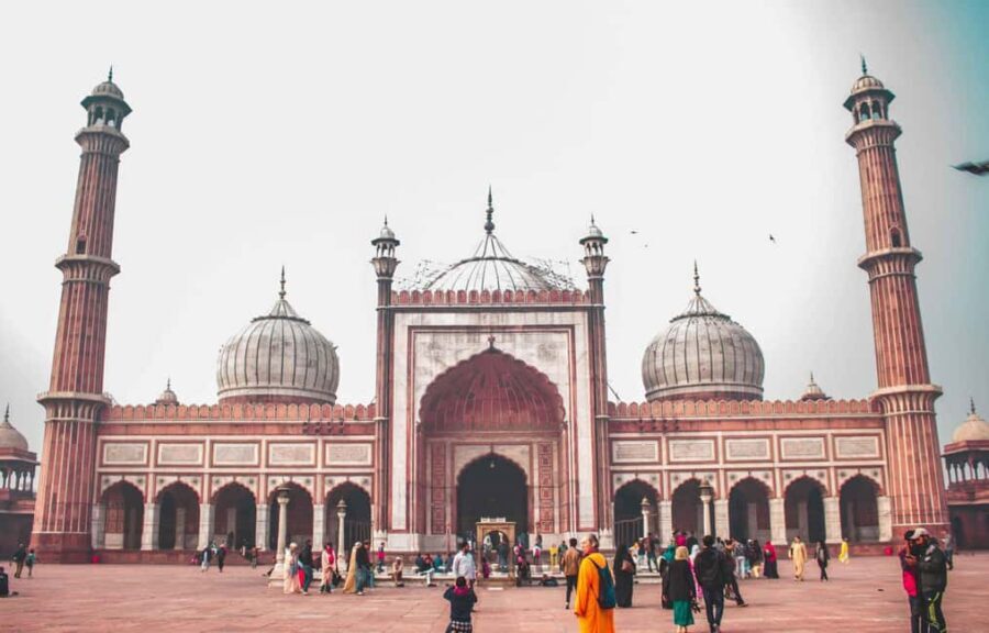 Old Delhi: 4 Hour Guided Walk with transfers & Entry Ticket - Final Thoughts