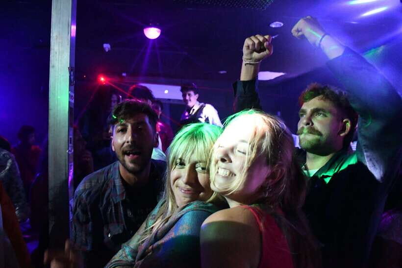 Pai Pub Crawl: The Best Nightlife in Town! - Transportation and Group Size