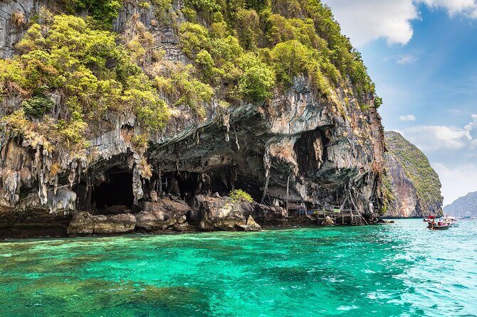 Phi Phi island Tour by Big Boat - The Real Value of This Tour