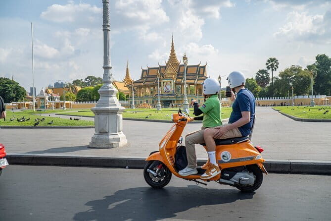 Phnom Penh Vespa City Tour and Sunset Boat with drinks - Authenticity and Value