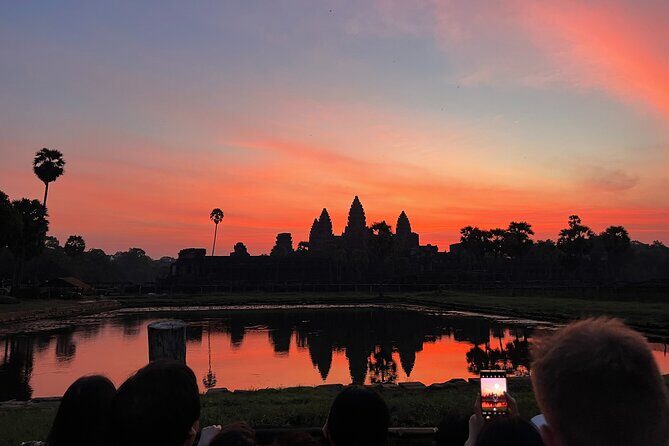 Private Angkor Wat Sunrise Tour with Lunch Included - A Detailed Look at the Itinerary