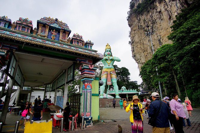 Private Batu Caves, National Mosque & Religious Tour with Lunch