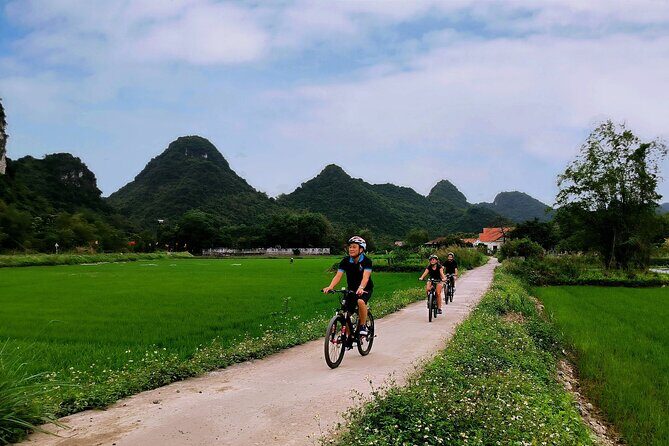 Private Boat and Biking Tour in Ninh Binh (Trang An - Hang Mua) - Cycles and Village Life: A Hands-On Cultural Experience
