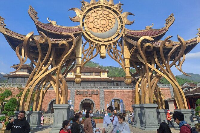 Private car and cable car ticket to the Ba Na hills and Golden Bridge - In-Depth Look at the Tour