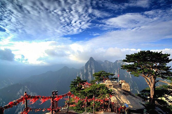Private Day Tour: Mountain Huashan with Local Food - Who Should Book This Tour?