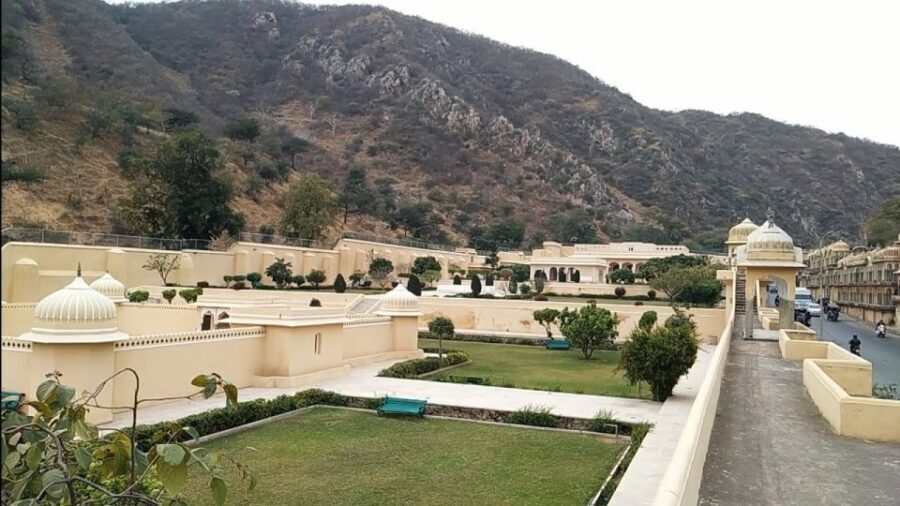 Private Jaipur sightseeing Tour by Car - All Inclusive - What to Expect During the Day