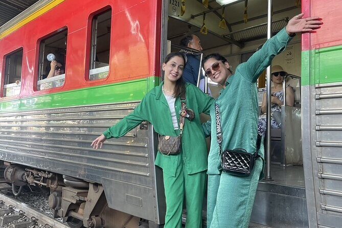 Private Tour Maeklong Railway and Damnoen Saduak Floating Market - The Transportation and Guide Experience