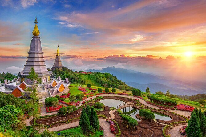 Private Tour to Doi Inthanon including Twins Pagodas and Hiking - Cloud Forest and Ang Ka Nature Trail