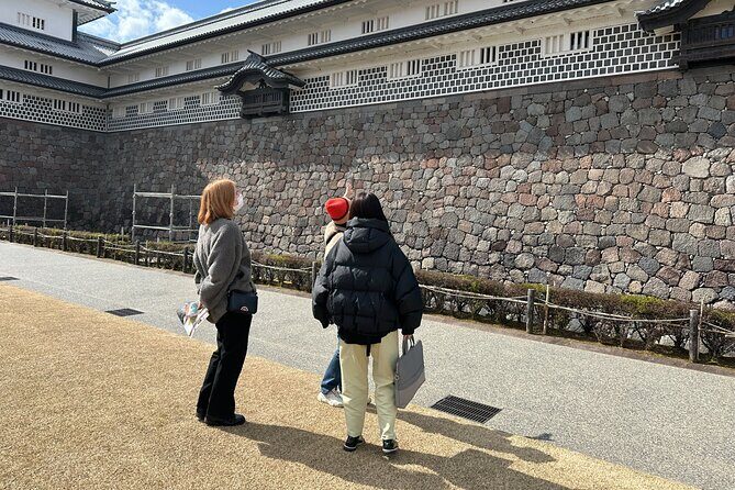 Private Walking Tour in Kanazawa with Local Guides - Practical Tips for Making the Most of Your Tour