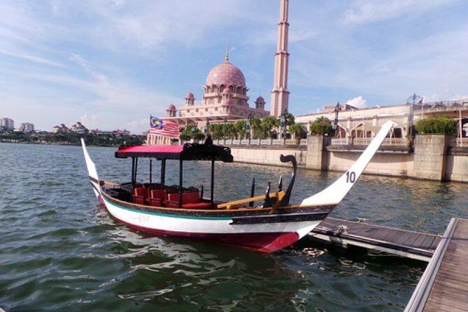 Putrajaya Tour with Traditional Boat Cruise & Pink Mosque (Private)
