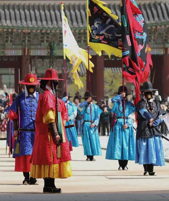 Seoul Day Tour: Gyeongbok Palace, Bukchon, Gwangjang Market - A Deep Dive into the Seoul Day Tour