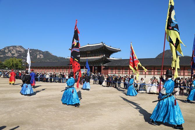 Seoul Layover Private Tour from Incheon Airport - Transportation and Guide Experience