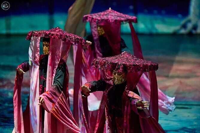 Shanghai Must-See Acrobatics Show with Private Transfer - Detailed Breakdown of the Itinerary