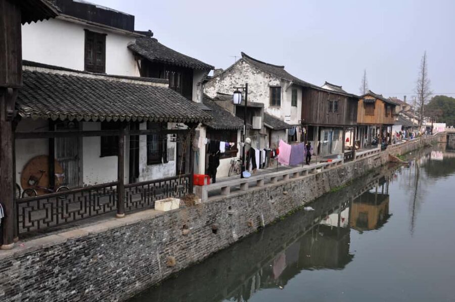 Shanghai: Xinchang Ancient Town Tour & Dumpling Class - Exploring the Heart of East China: Xinchang Ancient Town & Dumpling Class
