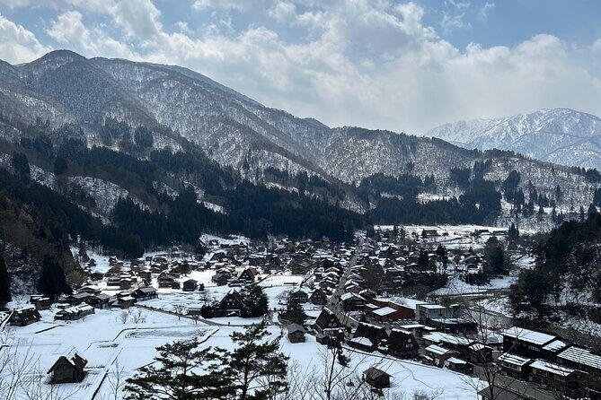 SHIRAKAWAGO Daytour with Hotel Pick-up and Drop off from Nagoya - Discovering Shirakawa-go: An In-Depth Look