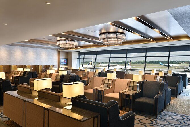 Singapore Changi Airport Plaza Premium Lounge at Terminal 1 - What the Reviews Reveal