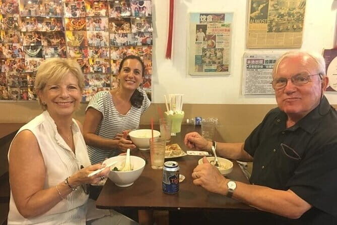 Singapore Private Street Food Walking Tour With A Licensed Guide - Exploring Singapore’s Neighborhoods on Foot