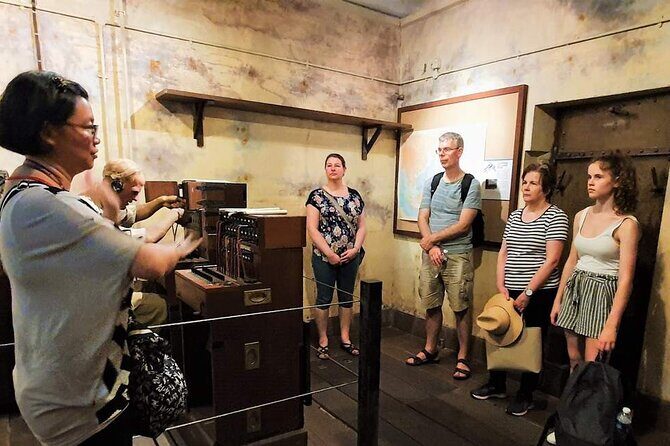 Singapore Walks Half Day Tour at Battlebox and Fort Canning Hill + Merchandise - Authentic Experiences and Authentic Insights