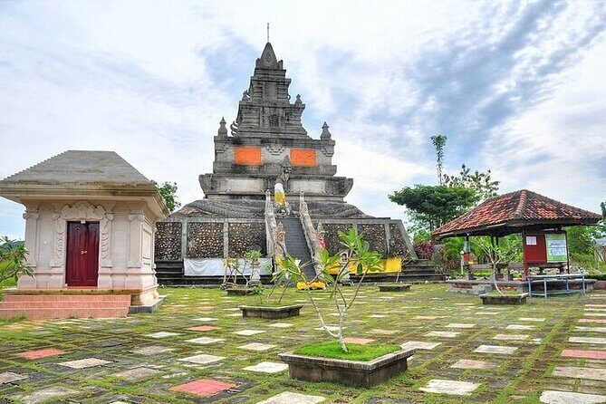 SMALL GROUP: Batam day tour with Ferry, 1-hour Massage, and Lunch from Singapore