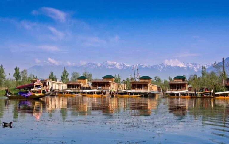 Srinagar: 3-Day Tour with Shikara Ride and Gardens - Day 2: Exploring Mughal Gardens & Local Sights