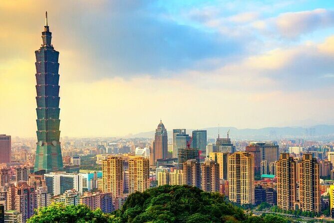 Taipei : Must-See Attractions Walking Tour With A Guide (Private) - The Value of a Private, Customizable Tour