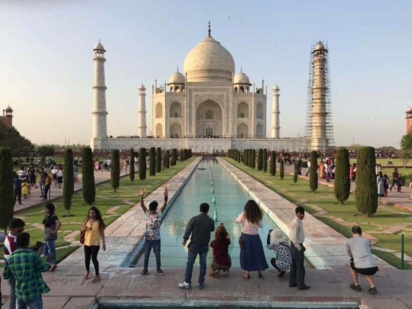 Taj Mahal Budget Tour for Backpackers - FAQ