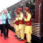 Taj Mahal Luxury Tour By SUPERFAST Train From Delhi - Detailed Breakdown of the Itinerary